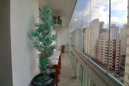 Apartamento para alugar com 130m², 3 quartos e 1 vaga Apartamento para alugar com 130m², 3 quartos e 1 vagaVaranda