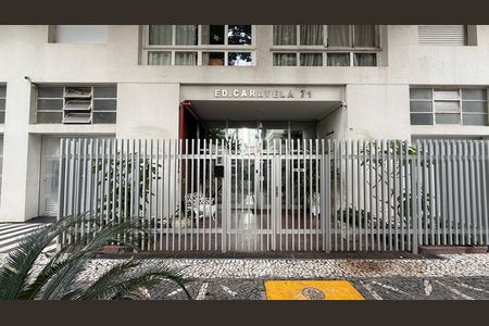 Apartamento para alugar com 130m², 3 quartos e 1 vaga Apartamento para alugar com 130m², 3 quartos e 1 vagaFachada