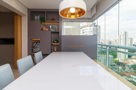 Apartamento para alugar com 68m², 1 quarto e 1 vaga Apartamento para alugar com 68m², 1 quarto e 1 vagaSala - Varanda