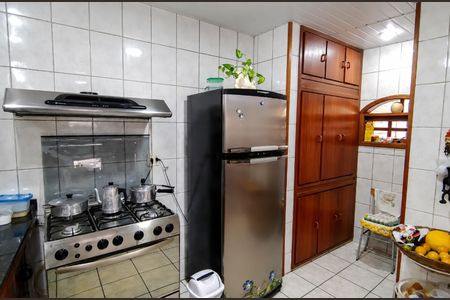 Casa para alugar com 298m², 4 quartos e 2 vagas Casa para alugar com 298m², 4 quartos e 2 vagasCozinha