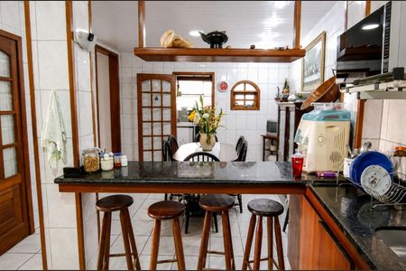 Casa para alugar com 298m², 4 quartos e 2 vagas Casa para alugar com 298m², 4 quartos e 2 vagasCozinha