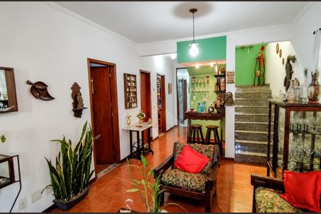 Casa para alugar com 298m², 4 quartos e 2 vagas Casa para alugar com 298m², 4 quartos e 2 vagasSala