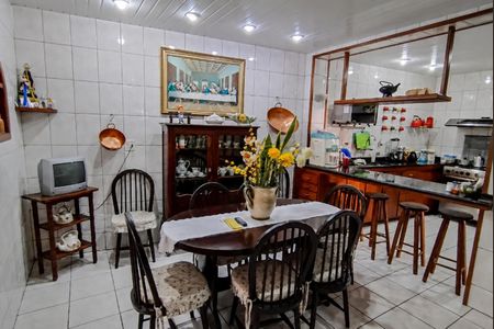 Casa para alugar com 298m², 4 quartos e 2 vagas Casa para alugar com 298m², 4 quartos e 2 vagasCozinha