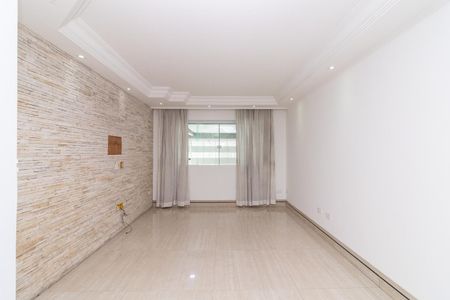 Casa para alugar com 300m², 3 quartos e 4 vagas Casa para alugar com 300m², 3 quartos e 4 vagasSala