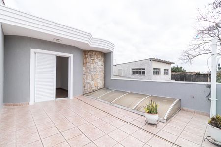 Casa para alugar com 300m², 3 quartos e 4 vagas Casa para alugar com 300m², 3 quartos e 4 vagasVaranda do Quarto 3 - Suíte