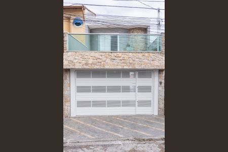 Casa para alugar com 300m², 3 quartos e 4 vagas Casa para alugar com 300m², 3 quartos e 4 vagasFachada