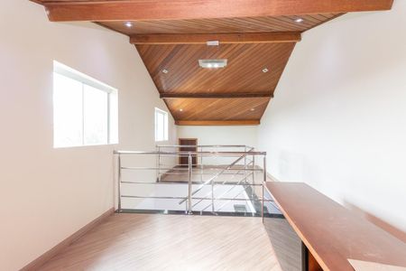 Casa para alugar com 300m², 3 quartos e 4 vagas Casa para alugar com 300m², 3 quartos e 4 vagasSótão