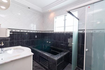 Casa para alugar com 300m², 3 quartos e 4 vagas Casa para alugar com 300m², 3 quartos e 4 vagasBanheiro da Quarto 3 - Suíte