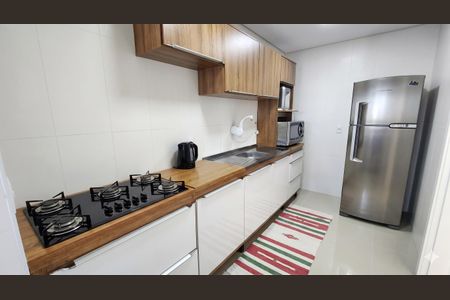 Cozinha de apartamento para alugar com 3 quartos, 92m² em Balneario, Florianópolis