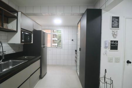 Cozinha de apartamento para alugar com 3 quartos, 100m² em Centro, Guarujá
