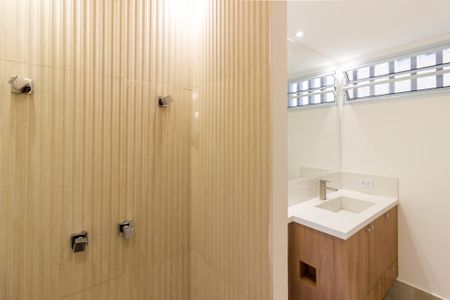 Apartamento à venda com 96m², 2 quartos e 1 vaga Apartamento à venda com 96m², 2 quartos e 1 vagaBanheiro da Suíte 1