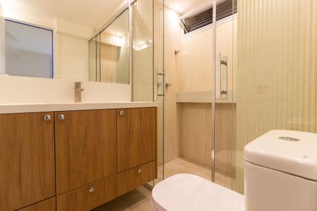 Apartamento à venda com 96m², 2 quartos e 1 vaga Apartamento à venda com 96m², 2 quartos e 1 vagaBanheiro da Suíte 2