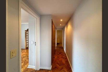 Apartamento à venda com 120m², 3 quartos e 2 vagas Apartamento à venda com 120m², 3 quartos e 2 vagasCorredor