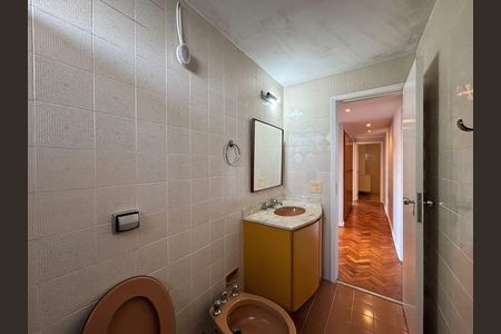Apartamento à venda com 120m², 3 quartos e 2 vagas Apartamento à venda com 120m², 3 quartos e 2 vagasBanheiro