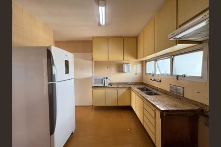 Apartamento à venda com 120m², 3 quartos e 2 vagas Apartamento à venda com 120m², 3 quartos e 2 vagasCozinha