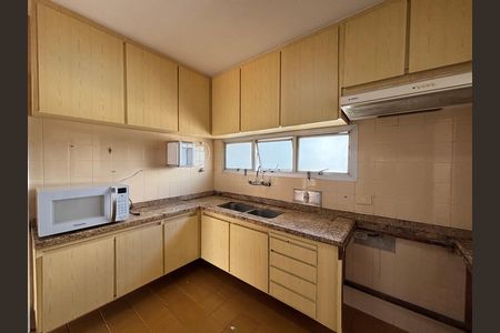 Apartamento à venda com 120m², 3 quartos e 2 vagas Apartamento à venda com 120m², 3 quartos e 2 vagasCozinha