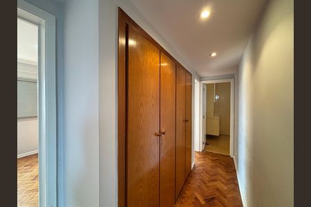 Apartamento à venda com 120m², 3 quartos e 2 vagas Apartamento à venda com 120m², 3 quartos e 2 vagasCorredor