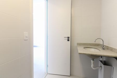 Apartamento à venda com 68m², 2 quartos e 1 vaga Apartamento à venda com 68m², 2 quartos e 1 vagaBanheiro Social