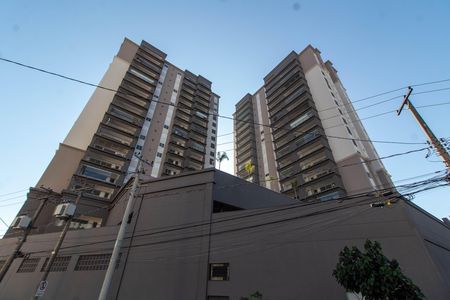 Apartamento à venda com 80m², 2 quartos e 2 vagas Apartamento à venda com 80m², 2 quartos e 2 vagasFACHADA