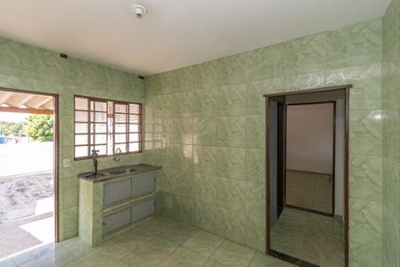 Casa à venda com 64m², 2 quartos e 2 vagasCozinha 