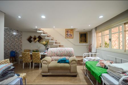 Casa para alugar com 172m², 3 quartos e 4 vagasSala
