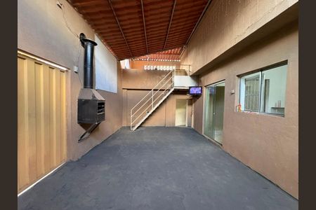 Casa para alugar com 360m², 2 quartos e 5 vagas Casa para alugar com 360m², 2 quartos e 5 vagasÁrea externa
