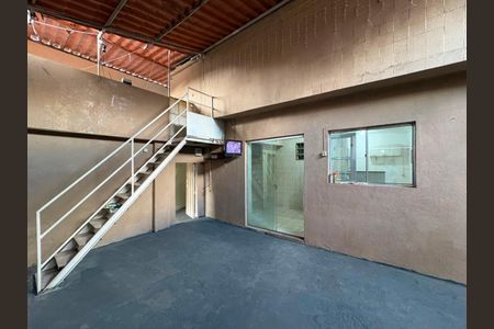 Casa para alugar com 360m², 2 quartos e 5 vagas Casa para alugar com 360m², 2 quartos e 5 vagasÁrea externa