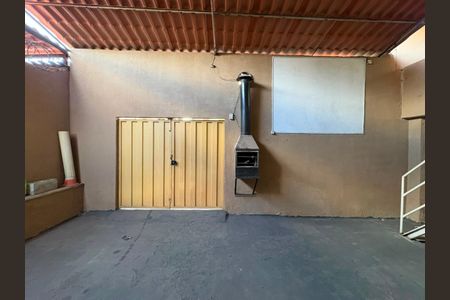 Casa para alugar com 360m², 2 quartos e 5 vagas Casa para alugar com 360m², 2 quartos e 5 vagasÁrea externa