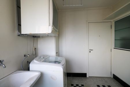 Apartamento à venda com 120m², 3 quartos e 3 vagas Apartamento à venda com 120m², 3 quartos e 3 vagasÁrea de Serviço