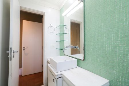 Apartamento à venda com 120m², 3 quartos e 3 vagas Apartamento à venda com 120m², 3 quartos e 3 vagasBanheiro da Suíte
