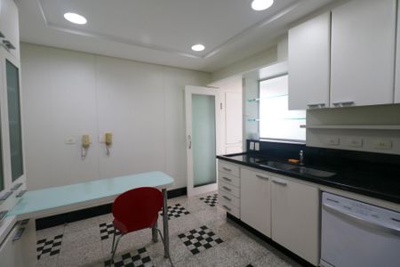 Apartamento à venda com 120m², 3 quartos e 3 vagas Apartamento à venda com 120m², 3 quartos e 3 vagasCozinha