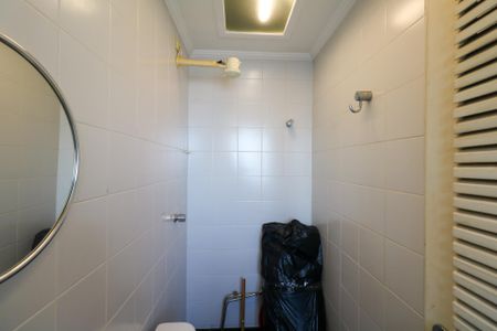 Apartamento à venda com 120m², 3 quartos e 3 vagas Apartamento à venda com 120m², 3 quartos e 3 vagasBanheiro da Área de Serviço