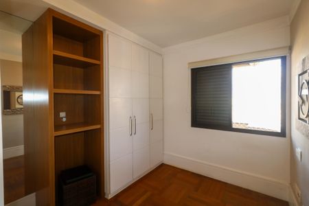 Apartamento à venda com 120m², 3 quartos e 3 vagas Apartamento à venda com 120m², 3 quartos e 3 vagasQuarto 1