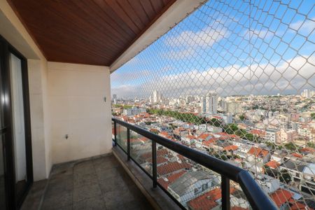 Apartamento à venda com 120m², 3 quartos e 3 vagas Apartamento à venda com 120m², 3 quartos e 3 vagasVaranda