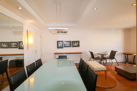 Apartamento à venda com 120m², 3 quartos e 3 vagas Apartamento à venda com 120m², 3 quartos e 3 vagasSala