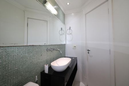 Apartamento à venda com 120m², 3 quartos e 3 vagas Apartamento à venda com 120m², 3 quartos e 3 vagasBanheiro