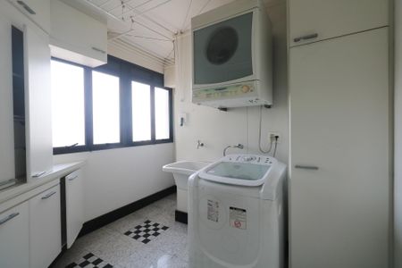 Apartamento à venda com 120m², 3 quartos e 3 vagas Apartamento à venda com 120m², 3 quartos e 3 vagasÁrea de Serviço