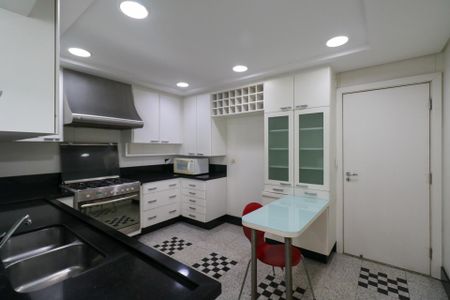 Apartamento à venda com 120m², 3 quartos e 3 vagas Apartamento à venda com 120m², 3 quartos e 3 vagasCozinha