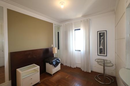Apartamento à venda com 120m², 3 quartos e 3 vagas Apartamento à venda com 120m², 3 quartos e 3 vagasSuíte