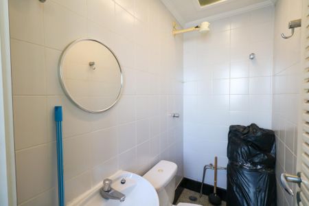 Apartamento à venda com 120m², 3 quartos e 3 vagas Apartamento à venda com 120m², 3 quartos e 3 vagasBanheiro da Área de Serviço