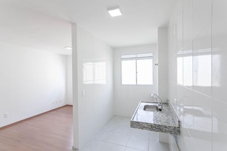 Apartamento para alugar com 47m², 2 quartos e 1 vaga Apartamento para alugar com 47m², 2 quartos e 1 vagaCozinha e Área de Serviço