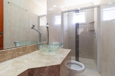 Apartamento à venda com 56m², 2 quartos e 1 vaga Apartamento à venda com 56m², 2 quartos e 1 vagaBanheiro