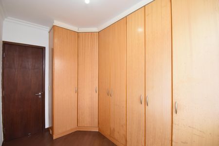 Quarto 2 de apartamento para alugar com 2 quartos, 57m² em Vista Alegre, Curitiba