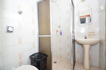 Casa à venda com 213m², 3 quartos e 2 vagasBanheiro do Quarto 1