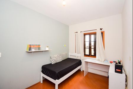 Casa à venda com 213m², 3 quartos e 2 vagasQuarto 2