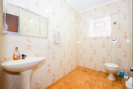 Casa à venda com 213m², 3 quartos e 2 vagasBanheiro Social