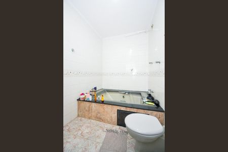 Casa à venda com 213m², 3 quartos e 2 vagasBanheiro da Suíte