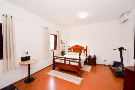 Casa à venda com 213m², 3 quartos e 2 vagasQuarto 3 - Suíte