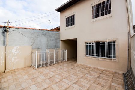 Casa à venda com 213m², 3 quartos e 2 vagasVaranda