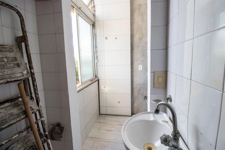 Apartamento à venda com 72m², 2 quartos e 1 vagaBanheiro de serviço